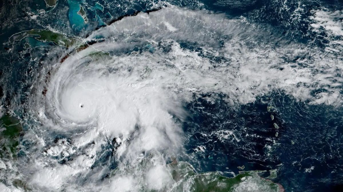 7 dead as Jamaica braces for Hurricane Melissa