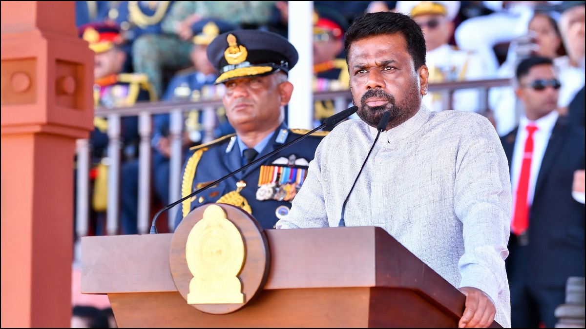 A public service that upholds its professional responsibilities is necessary – President