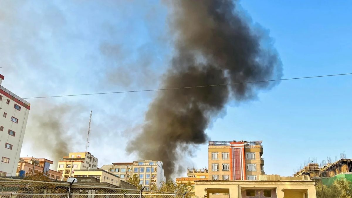 Afghan Taliban and Pakistan agree short truce after deadly clashes