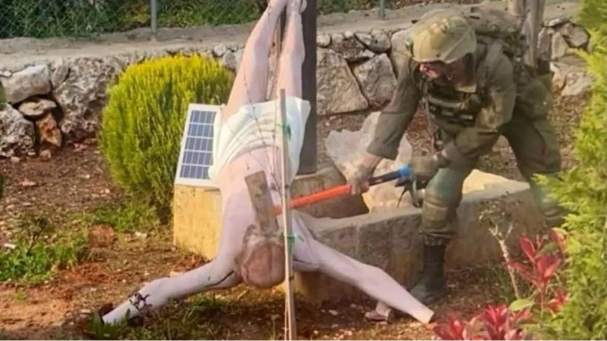 Israeli soldiers punished over vandalism of Jesus statue