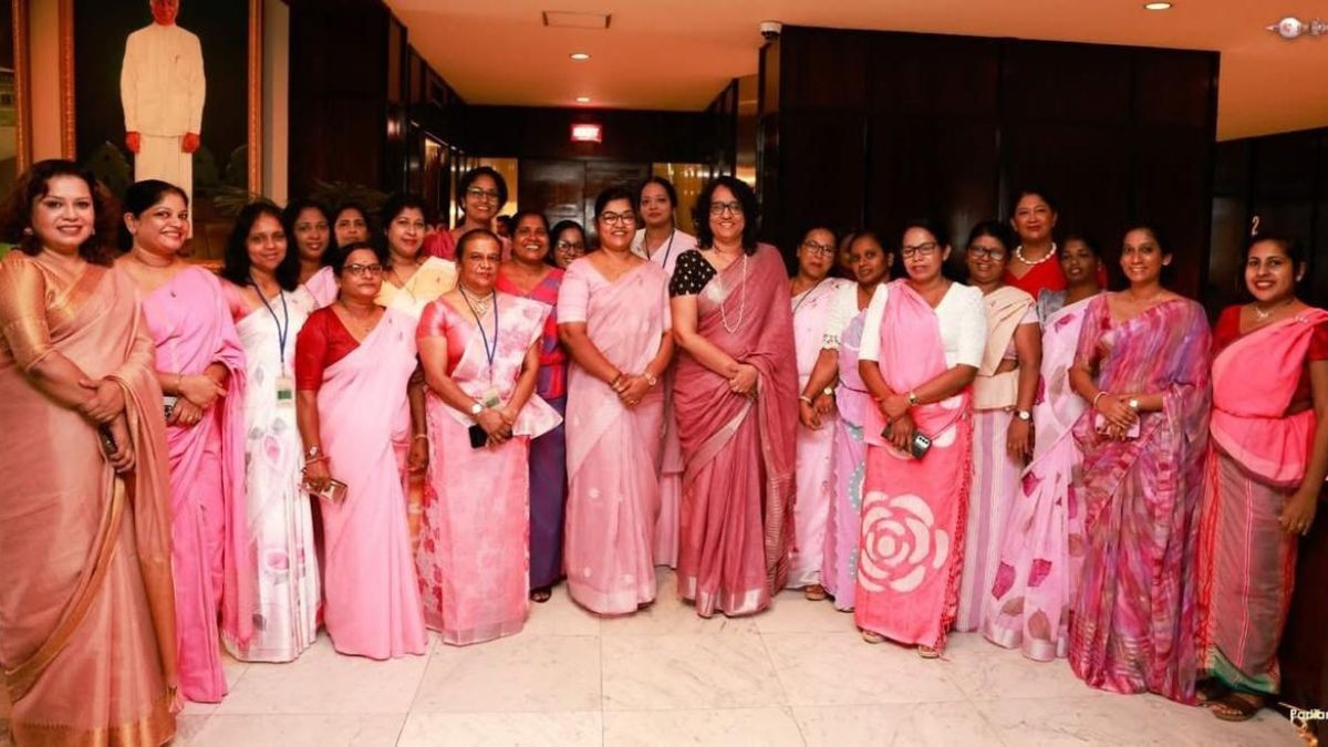 SL Parliament turns pink (Pics)